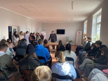 У Підволочиську майбутні перукарі, слюсарі  та кухарі дізнавалися, як працює податкова онлайн