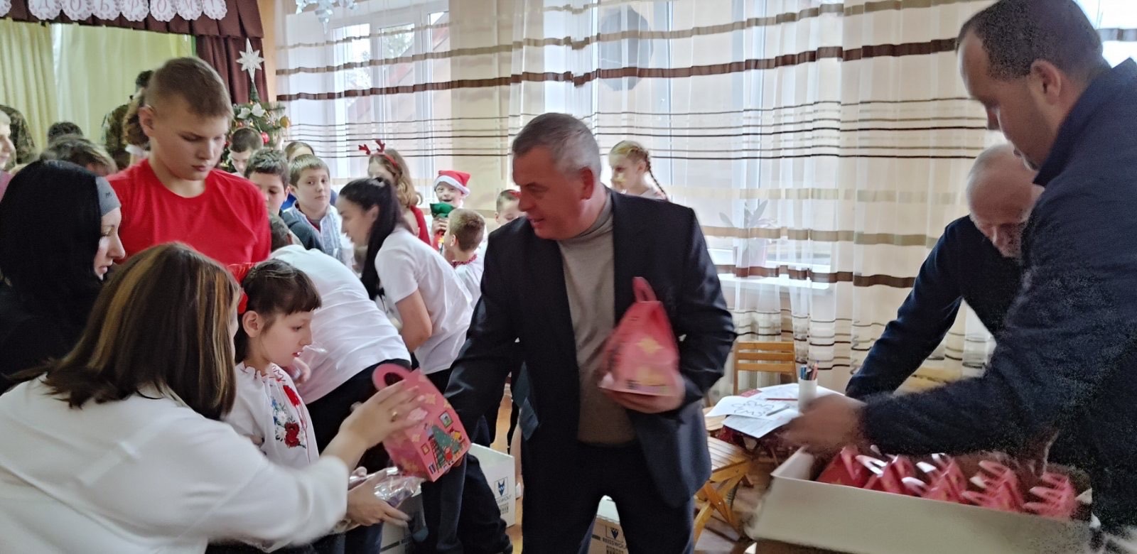 Податківці Тернопільщини – серед гостей свята «Серця, наповнені добром». Фото № 1/0